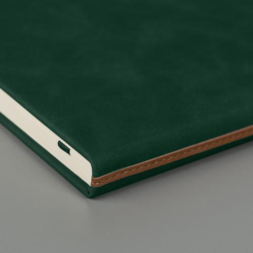 Ежедневник недатированный Muse, зеленый, А5, с декоративной коричневой полосой; - купить подарки с логотипом в Воронеже