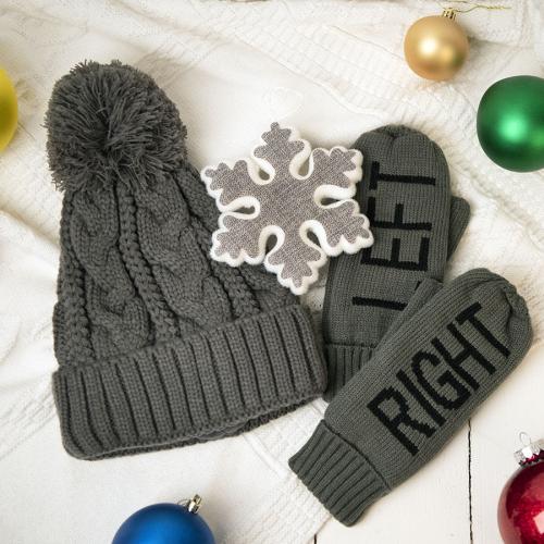 Подарочный набор HUG: варежки, шапка, украшение новогоднее; - купить бизнесс-сувениры в Воронеже