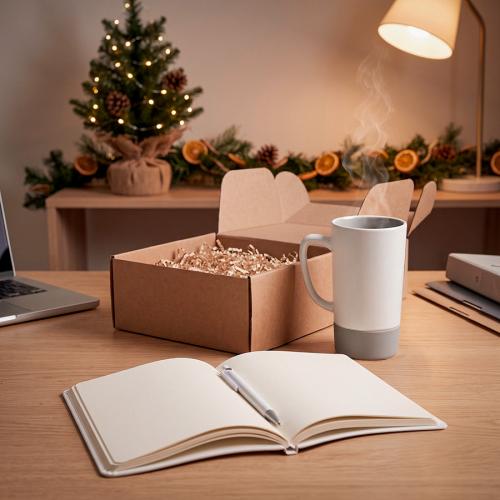 Набор подарочный ARTKITS: ежедневник, ручка, кружка с цветным дном, стружка; - купить именные сувениры в Воронеже