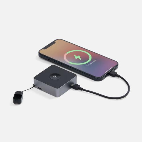 Внешний аккумулятор с беспроводной зарядкой Aura Power 5000 мАч; - купить подарки с логотипом в Воронеже