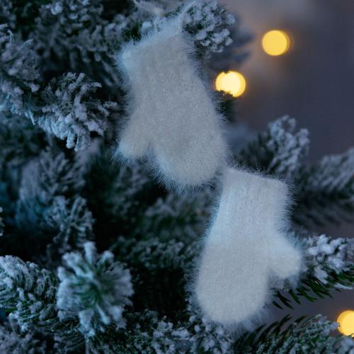 Подвеска на елку «Вьюжка», варежки; - купить именные сувениры в Воронеже