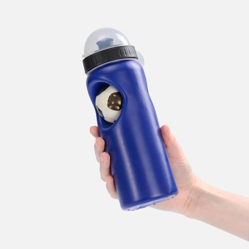 Бутылка с антистрессом Footballer; - купить подарки с логотипом в Воронеже