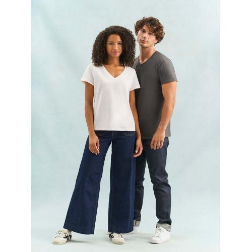 Футболка унисекс Regent с V-образным вырезом; - купить именные сувениры в Воронеже