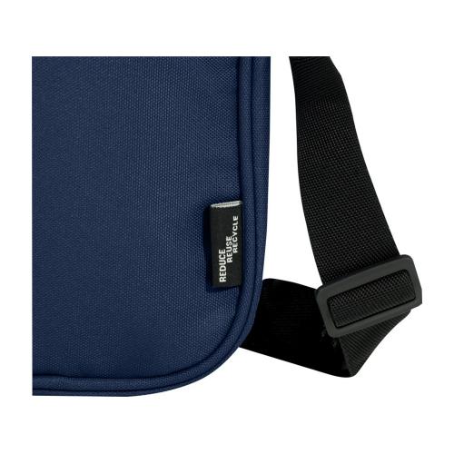Byron сумка через плечо из переработанных материалов по стандарту GRS объемом 2 л - Нейви; - купить именные сувениры в Воронеже