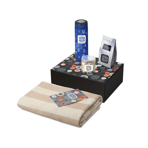 Подарочный набор Re:y. Warm с пледом, термосом и чаем