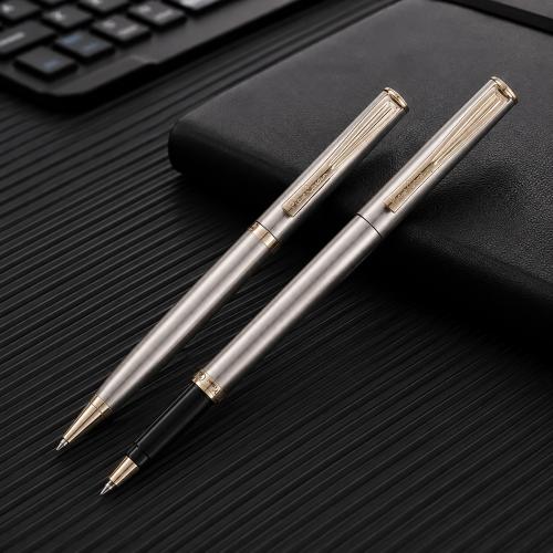 Набор Pierre Cardin коллекция ПАРА (PEN&PEN) : ручка шариковая + роллер, корпус - латунь. Отделка - стальное матовое покрытие. Детали дизайна - позолота. Цвет - стальной.