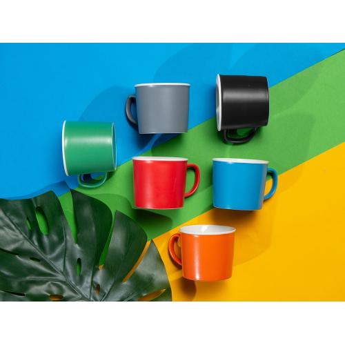 Матовая кружка Nancy 360 мл цветная снаружи, белая внутри; - купить подарки с логотипом в Воронеже