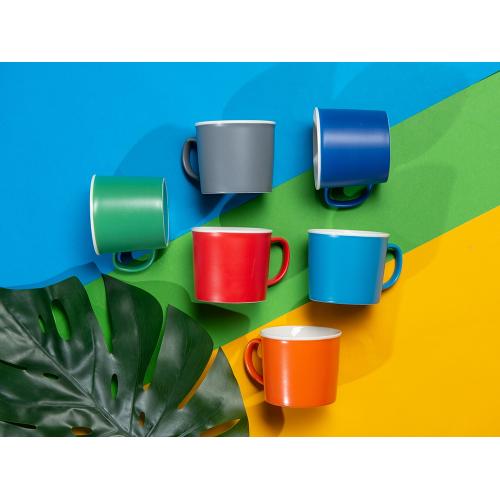 Матовая кружка Nancy 360 мл цветная снаружи, белая внутри; - купить подарки с логотипом в Воронеже