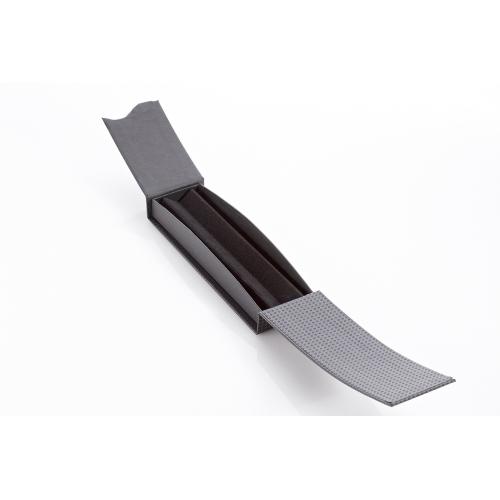 Чехол с магнитным замком ETUI в черном цвете для одной письменной принадлежности; - купить необычные подарки в Воронеже