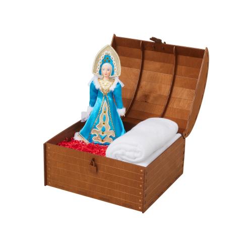 Подарочный набор: кукла фарфоровая, плед флисовый, синий/белый