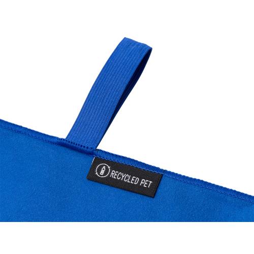 Легкое полотенце Gulpi  из микрофибры RPET с ремешком для складывания, 70*120 см; - купить именные сувениры в Воронеже