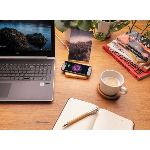 Док-станция для беспроводной зарядки с фоторамкой Bamboo; - купить именные сувениры в Воронеже