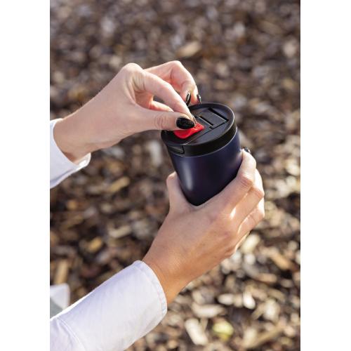 Герметичная вакуумная термокружка с двойными стенками и замком; - купить подарки с логотипом в Воронеже